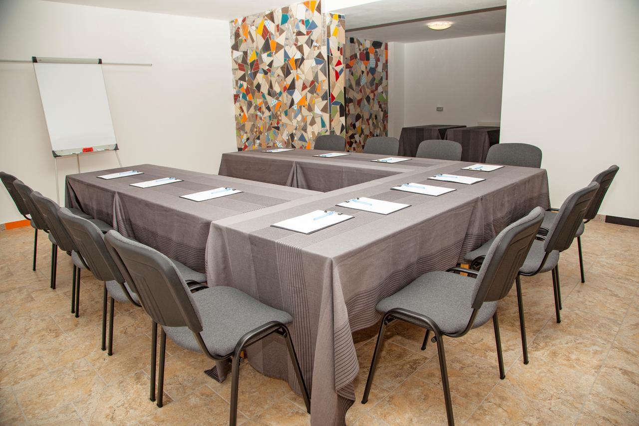 Nova 2 Hotel Popesti-Leordeni